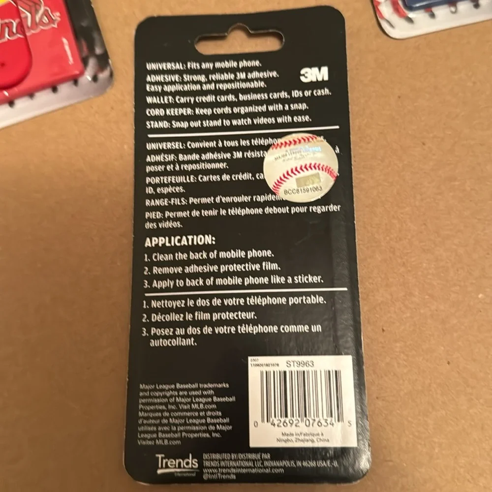 3 in 1 Universal mobile wallet. Official MLB merchandise. Total 7